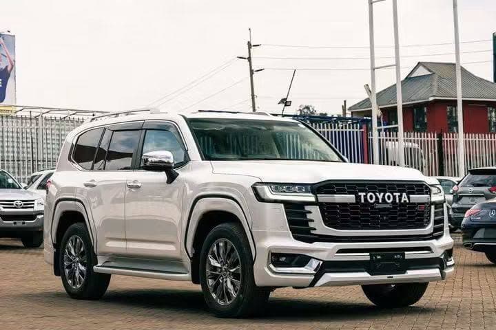 TOYOTA LAND CRUISER PRADO 2023