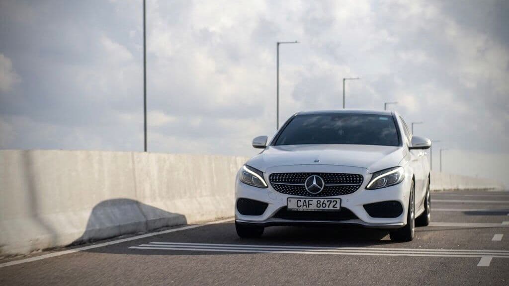 MERCEDES BENZ C200 2015